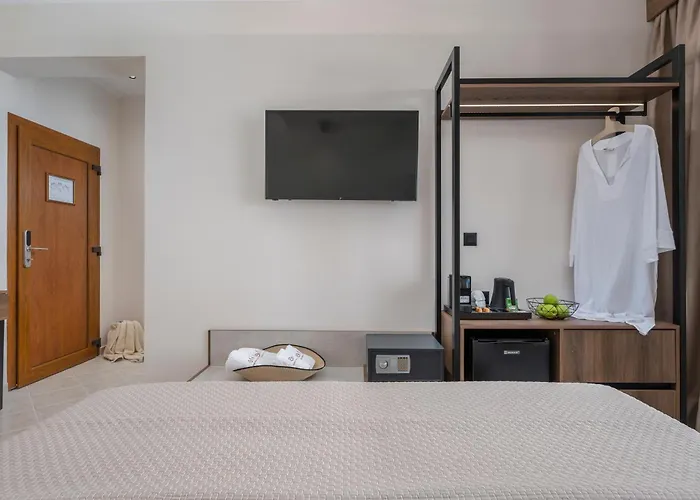 Alia Palace - Adults Only 16+ 5*