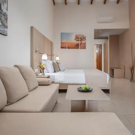 Alia Palace - Adults Only 16+ מלון