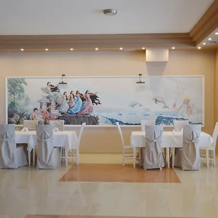 Alia Palace - Adults Only 16+ מלון